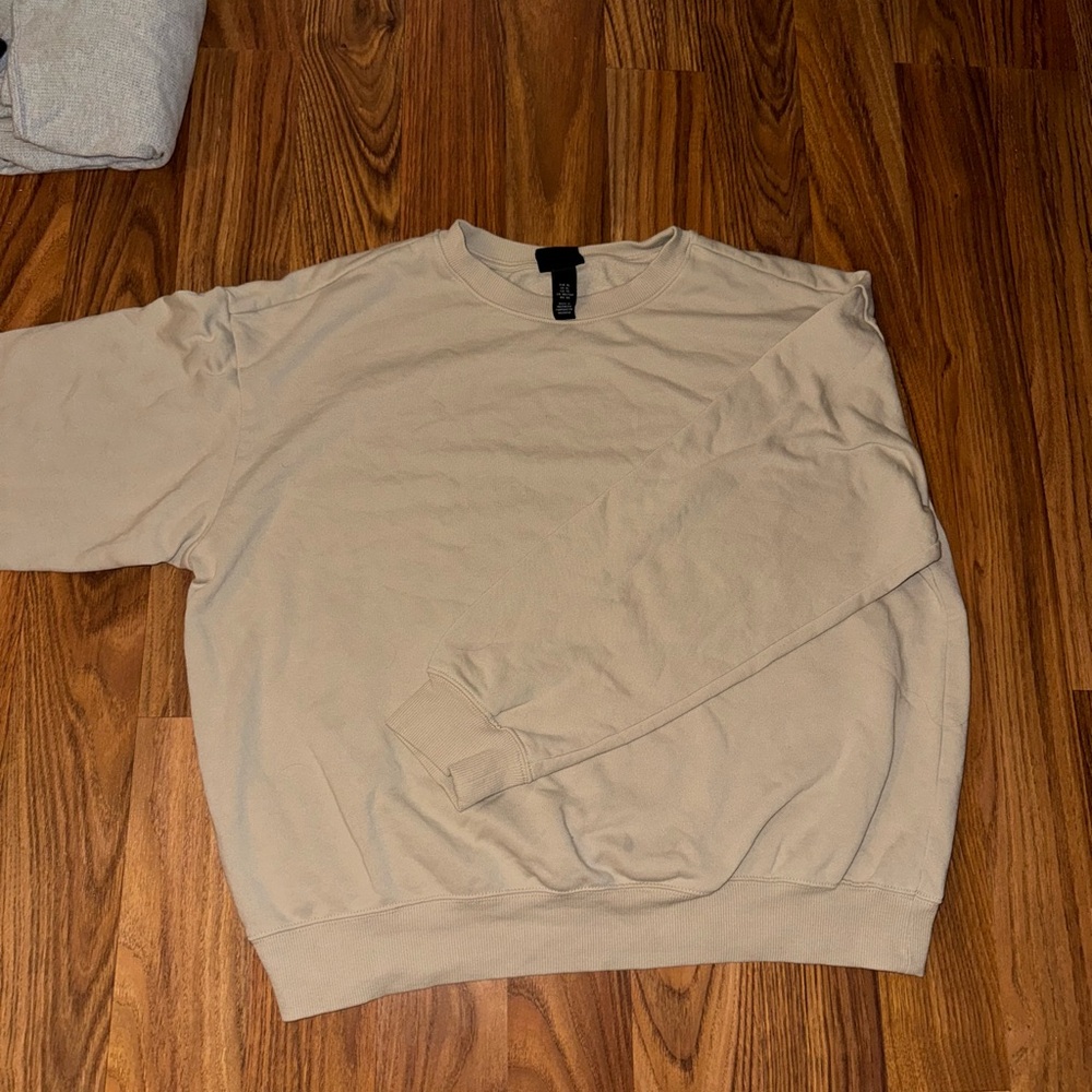 H&M Men's Tan Crewneck Sweater